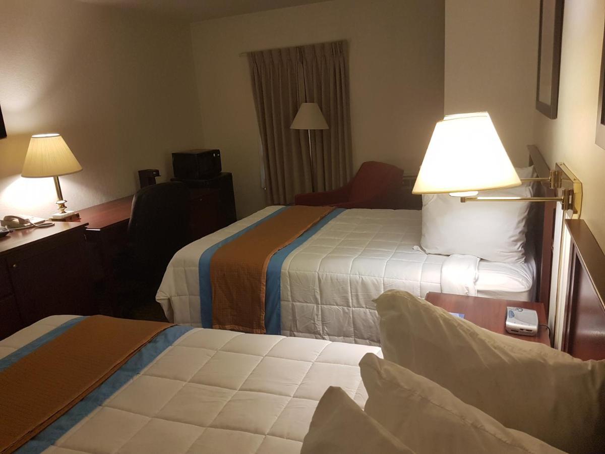 Ba Hotel Red Deer Esterno foto