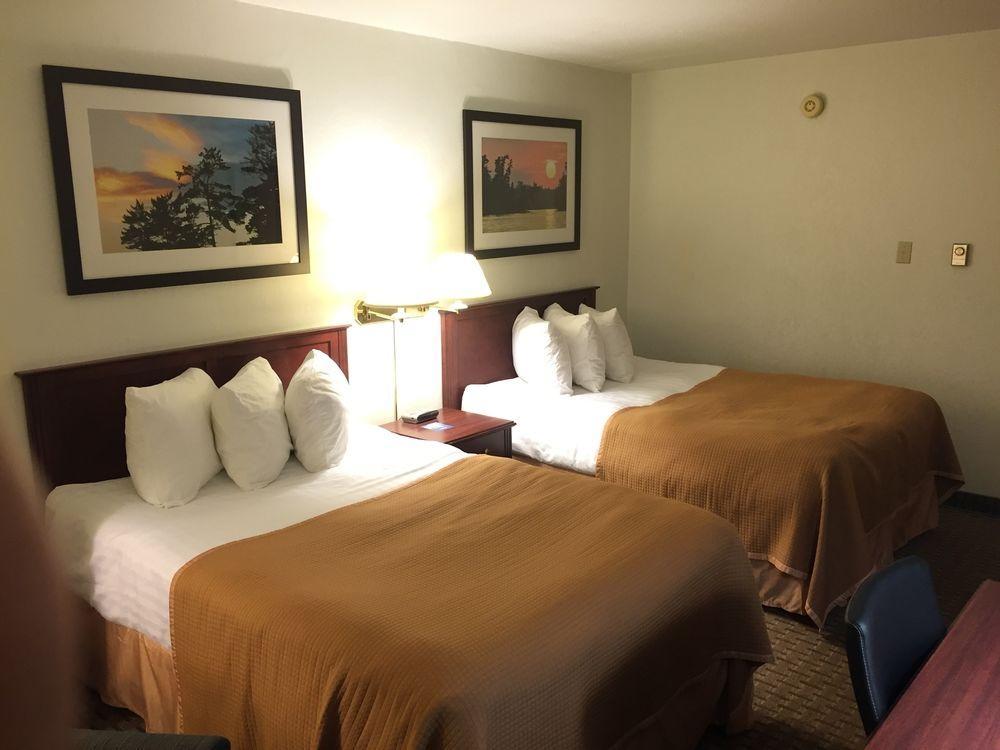 Ba Hotel Red Deer Esterno foto