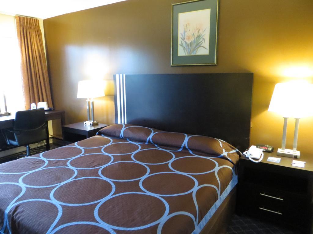 Ba Hotel Red Deer Esterno foto