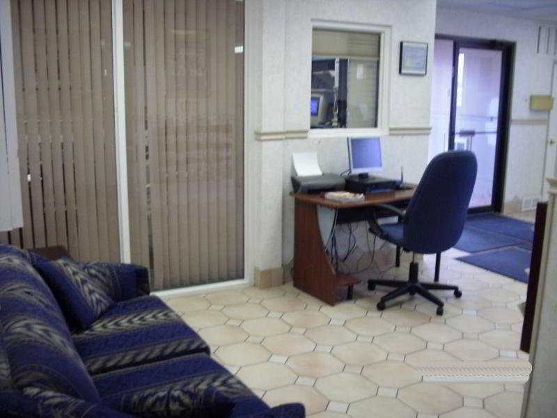 Ba Hotel Red Deer Esterno foto