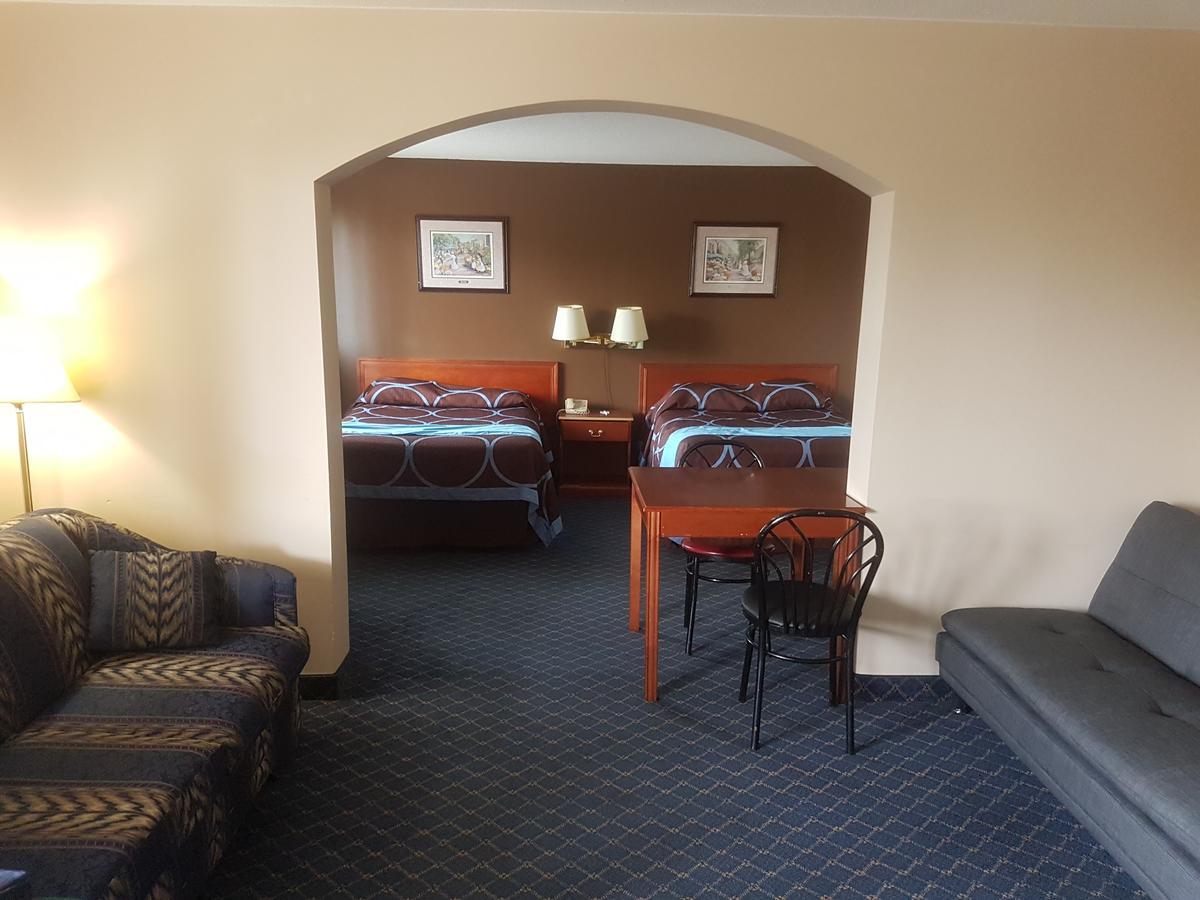 Ba Hotel Red Deer Esterno foto