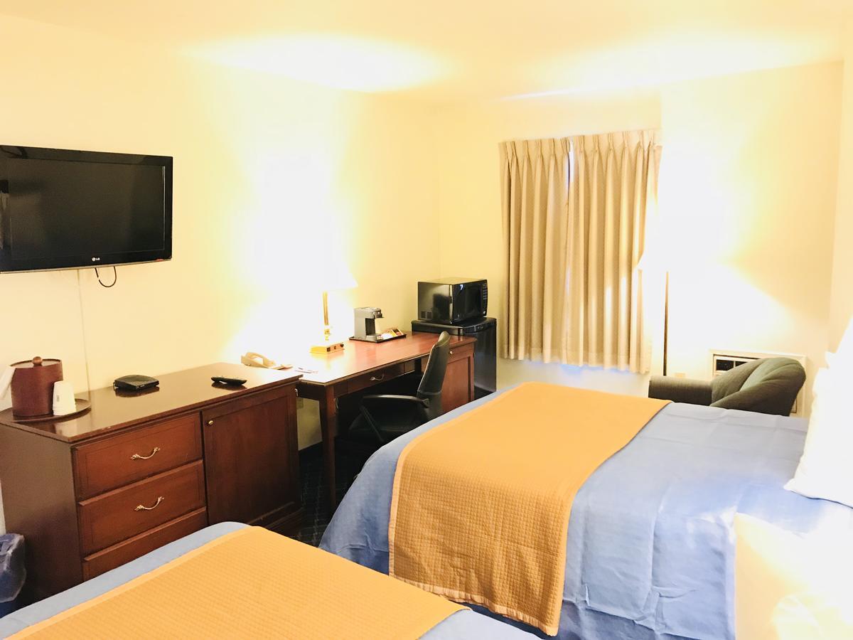 Ba Hotel Red Deer Esterno foto