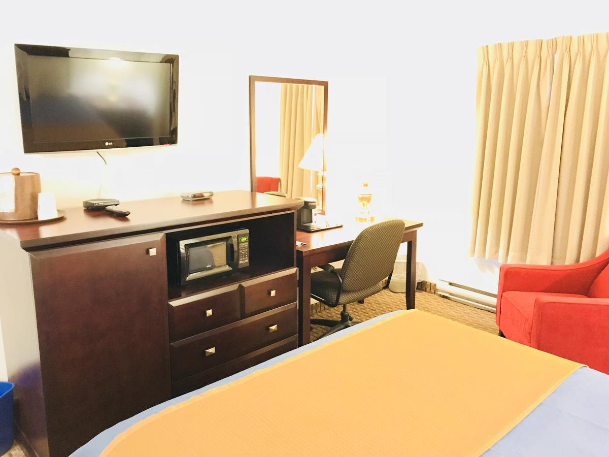 Ba Hotel Red Deer Esterno foto