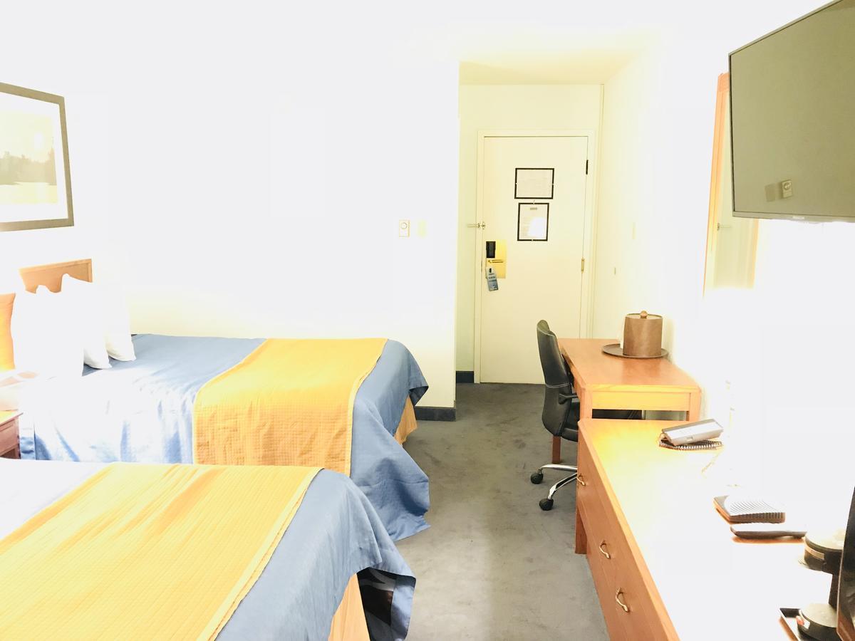 Ba Hotel Red Deer Esterno foto