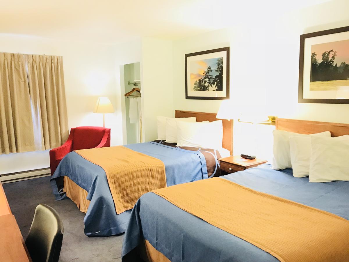 Ba Hotel Red Deer Esterno foto