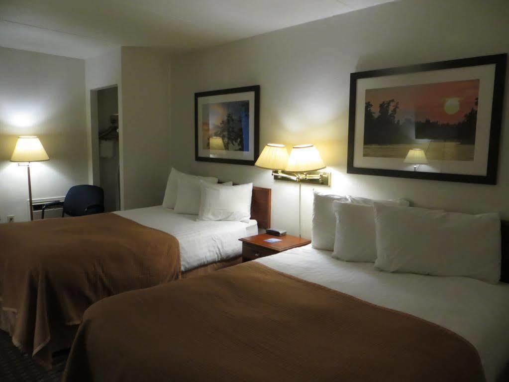 Ba Hotel Red Deer Esterno foto